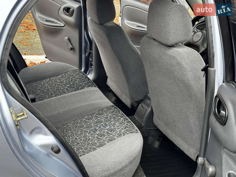 Седан Daewoo Lanos 2010 в Черкасах