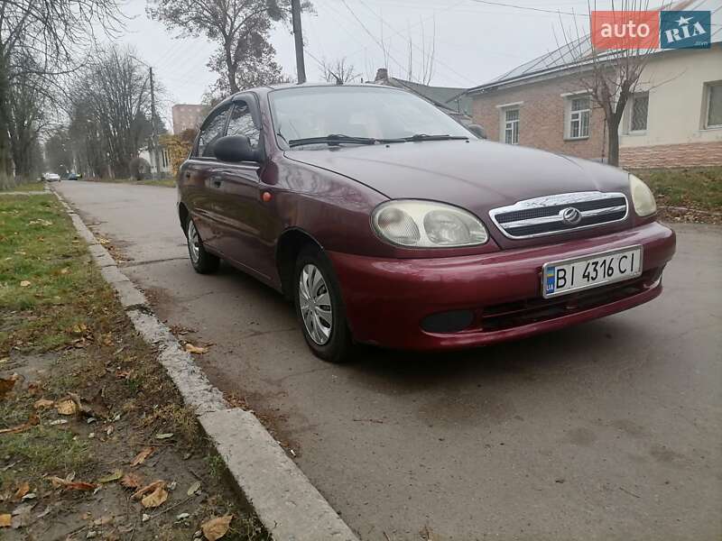 Седан Daewoo Lanos 2010 в Полтаві