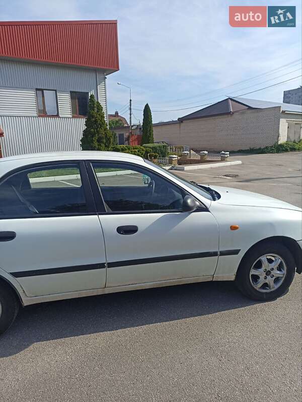 Хетчбек Daewoo Lanos 1998 в Харкові