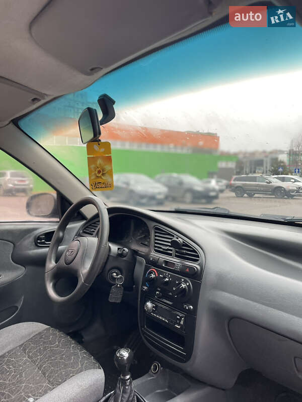 Седан Daewoo Lanos 2008 в Ровно