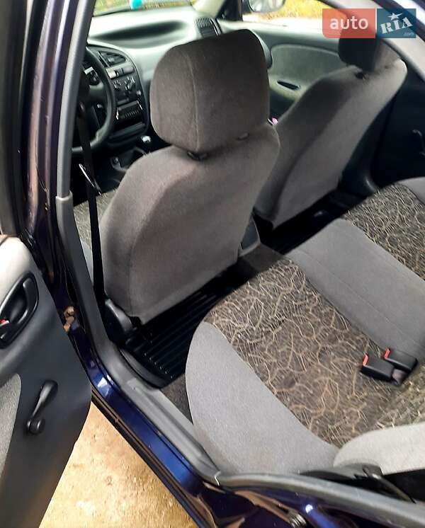 Седан Daewoo Lanos 2007 в Каневі