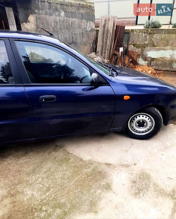 Седан Daewoo Lanos 2007 в Каневі