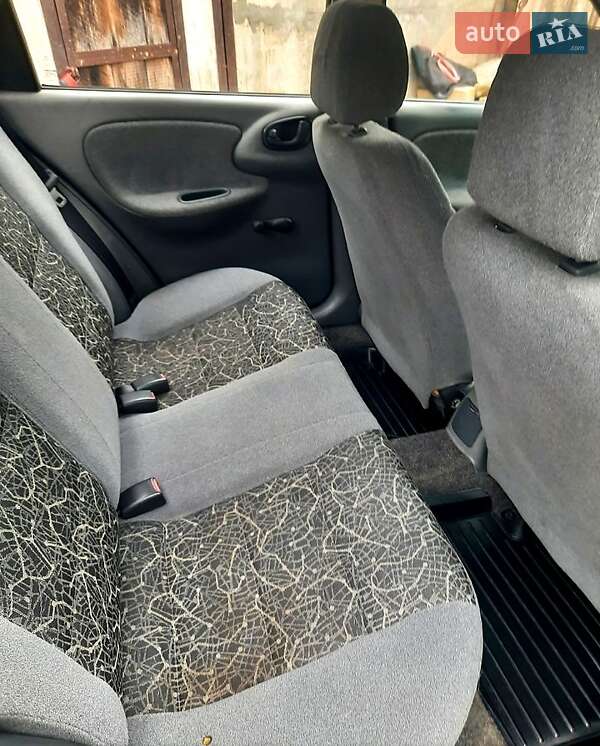 Седан Daewoo Lanos 2007 в Каневі