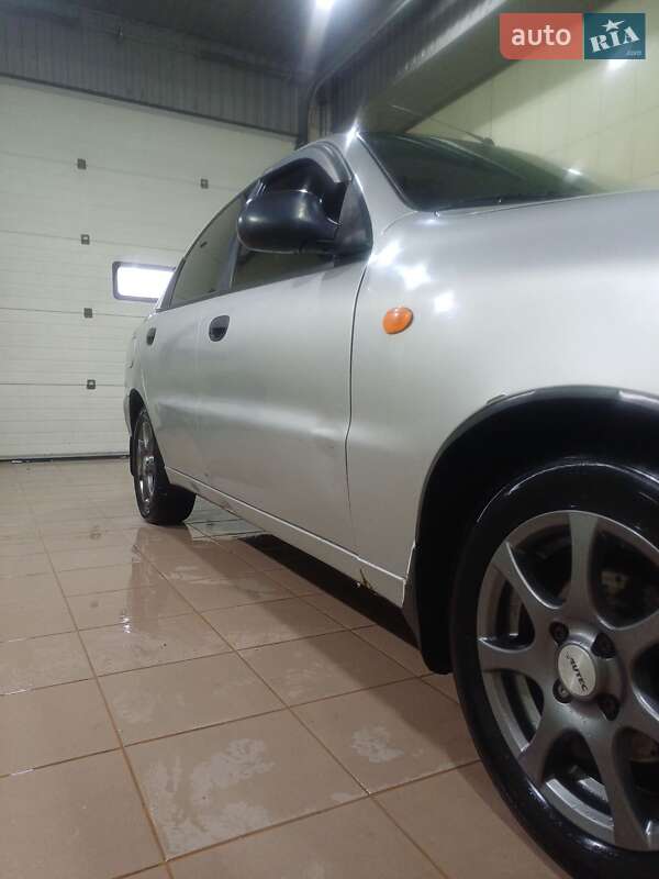Седан Daewoo Lanos 2003 в Макарові