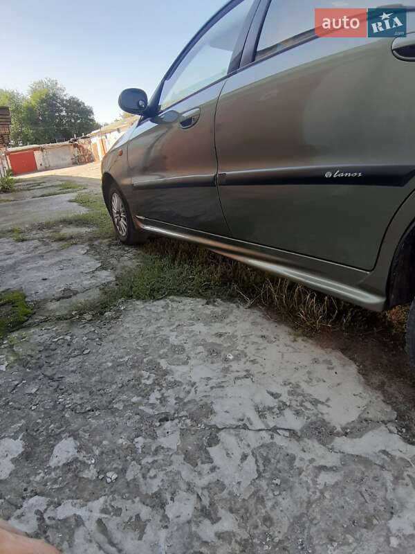 Седан Daewoo Lanos 2004 в Днепре