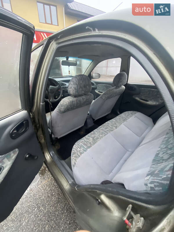 Седан Daewoo Lanos 2006 в Чернігові