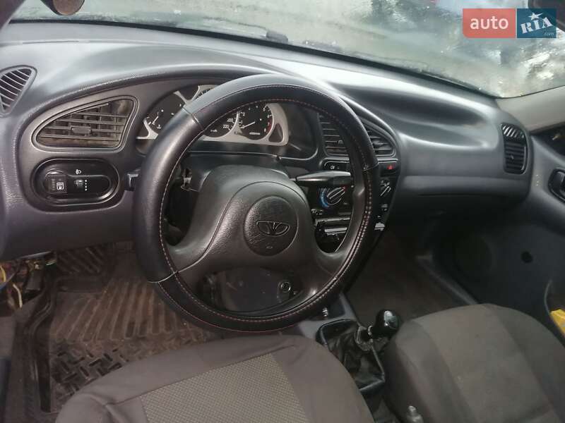 Седан Daewoo Lanos 2002 в Днепре