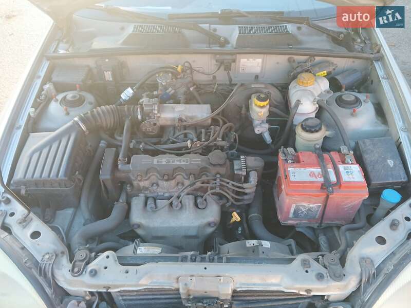 Седан Daewoo Lanos 2003 в Черкасах