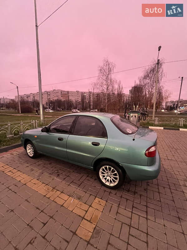 Седан Daewoo Lanos 1998 в Харькове