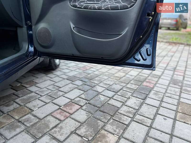 Седан Daewoo Lanos 2004 в Полонном