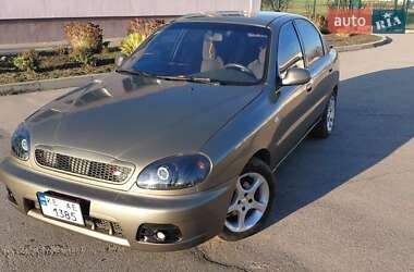 Седан Daewoo Lanos 2002 в Дніпрі