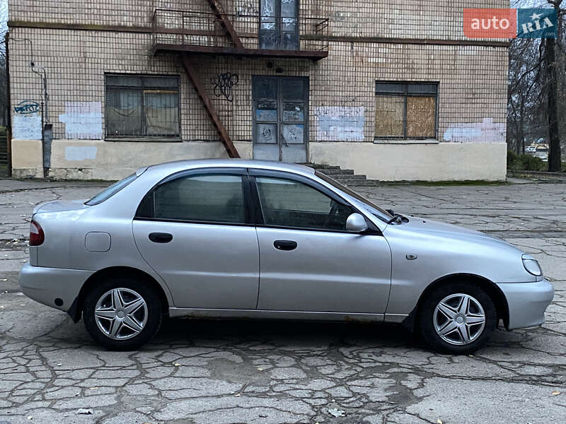 Седан Daewoo Lanos 1997 в Запоріжжі