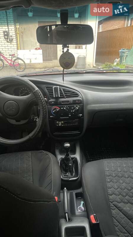 Седан Daewoo Lanos 2008 в Калиновке