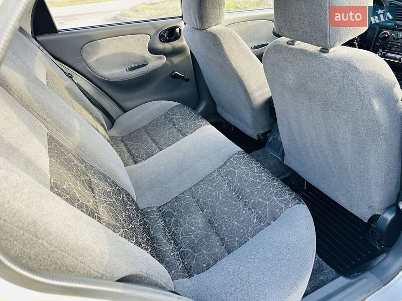 Седан Daewoo Lanos 2006 в Новомосковську