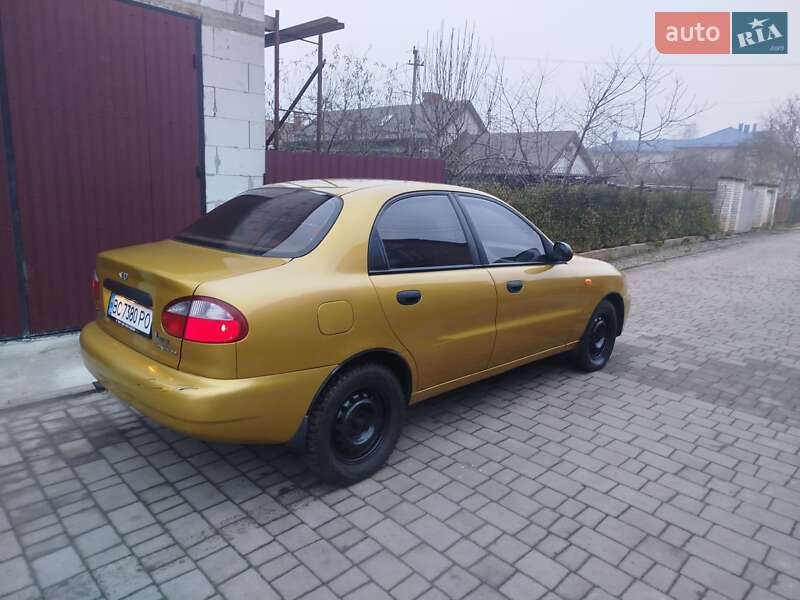 Седан Daewoo Lanos 2002 в Львове