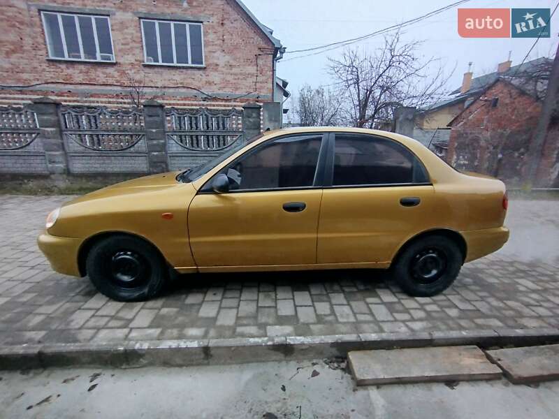 Седан Daewoo Lanos 2002 в Львове