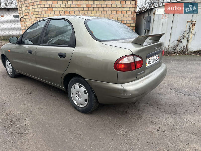 Седан Daewoo Lanos 2004 в Киеве