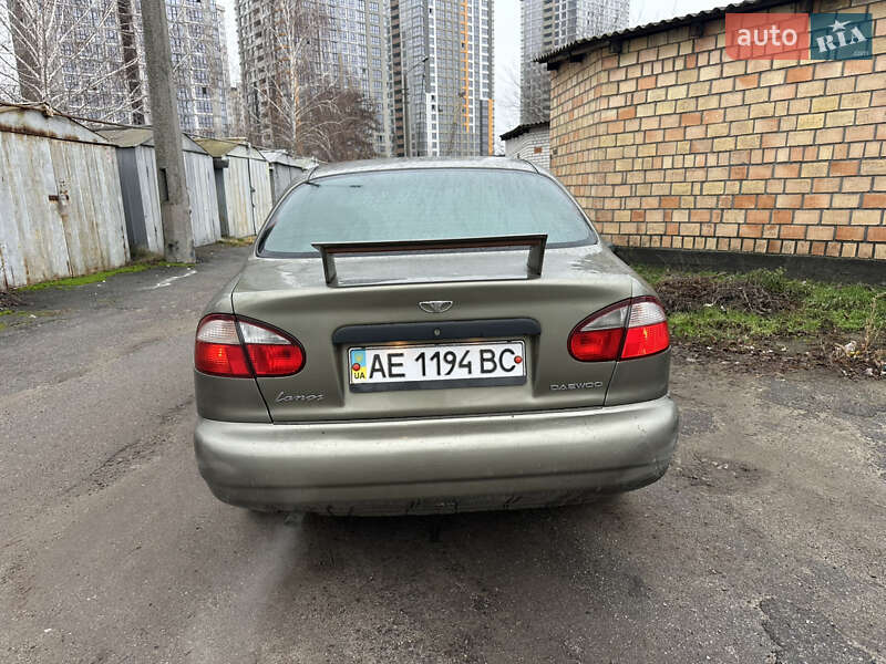 Седан Daewoo Lanos 2004 в Киеве