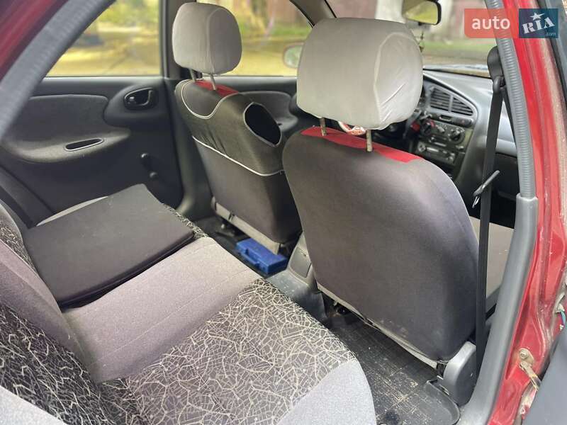 Седан Daewoo Lanos 2005 в Ужгороді