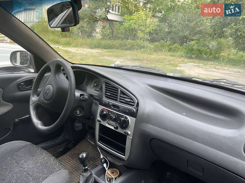 Седан Daewoo Lanos 2004 в Києві фото 3 Седан Daewoo Lanos 2004 в Києві