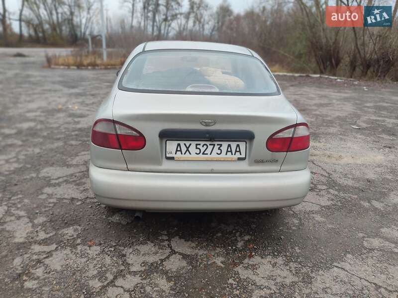 Седан Daewoo Lanos 2005 в Остроге