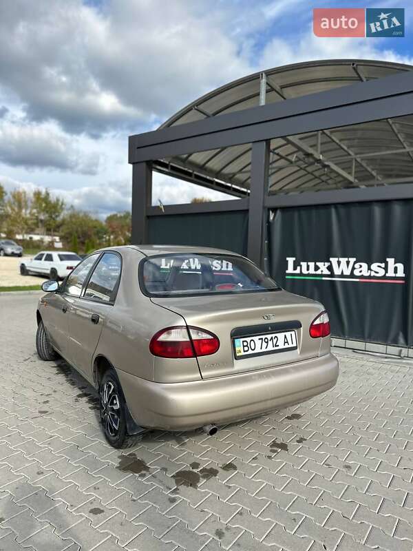 Седан Daewoo Lanos 2008 в Шумске