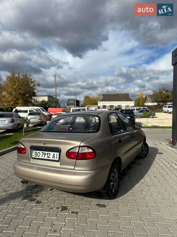 Седан Daewoo Lanos 2008 в Шумске