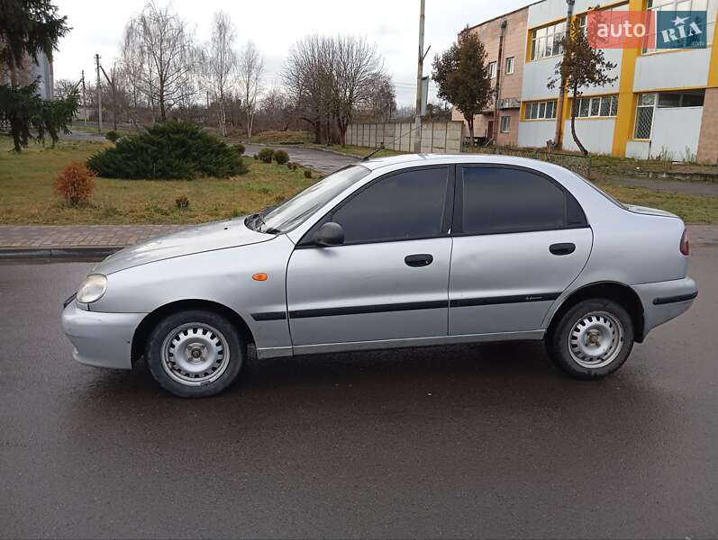 Седан Daewoo Lanos 2008 в Голобах