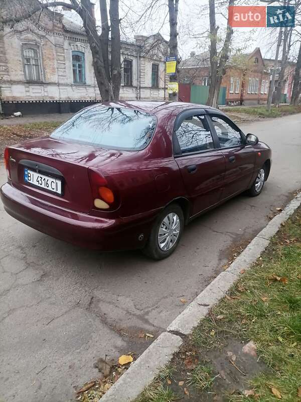 Седан Daewoo Lanos 2010 в Полтаве