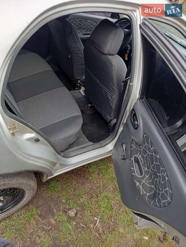 Седан Daewoo Lanos 2004 в Богодухове