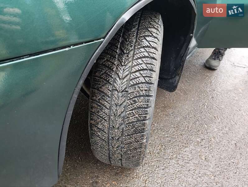 Седан Daewoo Lanos 1998 в Львове