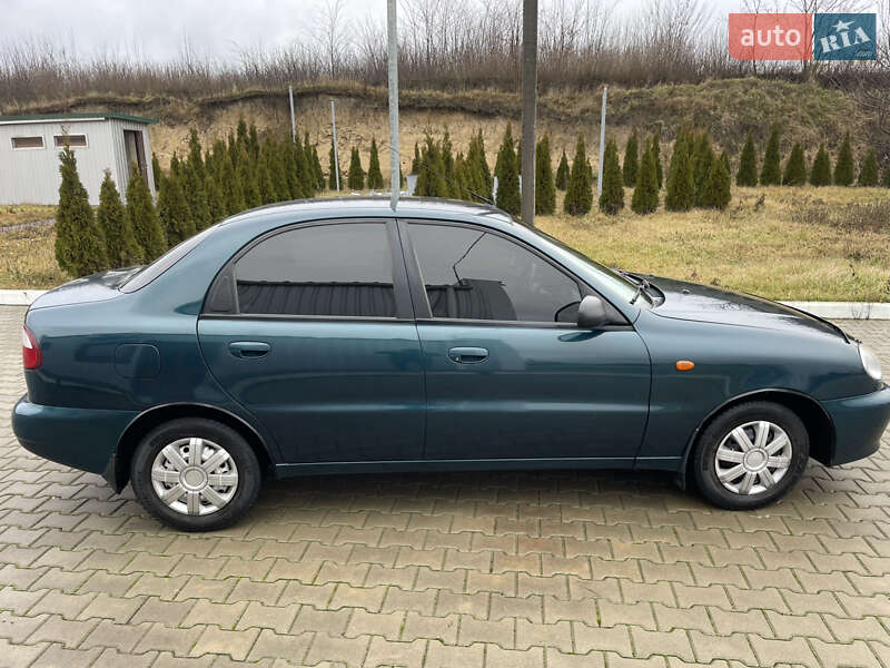 Седан Daewoo Lanos 2003 в Калиновке