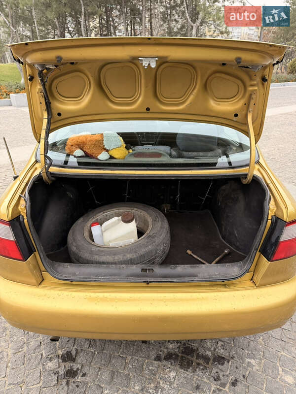 Седан Daewoo Lanos 2002 в Днепре