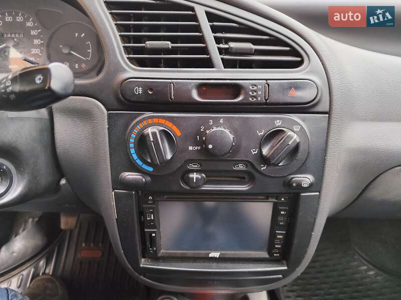 Седан Daewoo Lanos 2003 в Києві