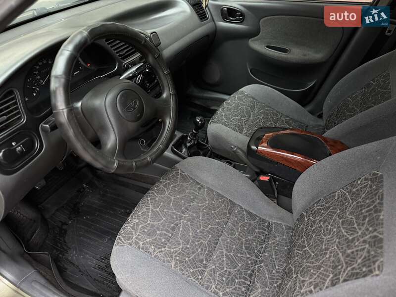 Седан Daewoo Lanos 2004 в Одессе