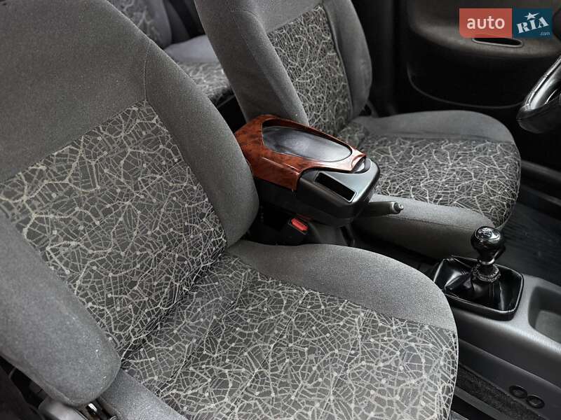 Седан Daewoo Lanos 2004 в Одессе