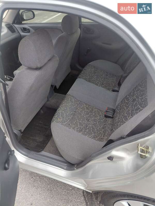 Седан Daewoo Lanos 2005 в Запорожье