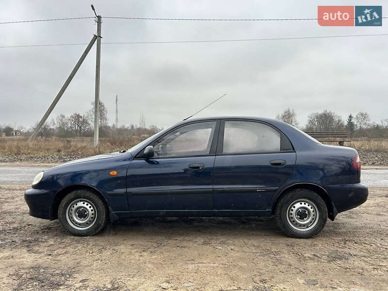 Седан Daewoo Lanos 2005 в Мене