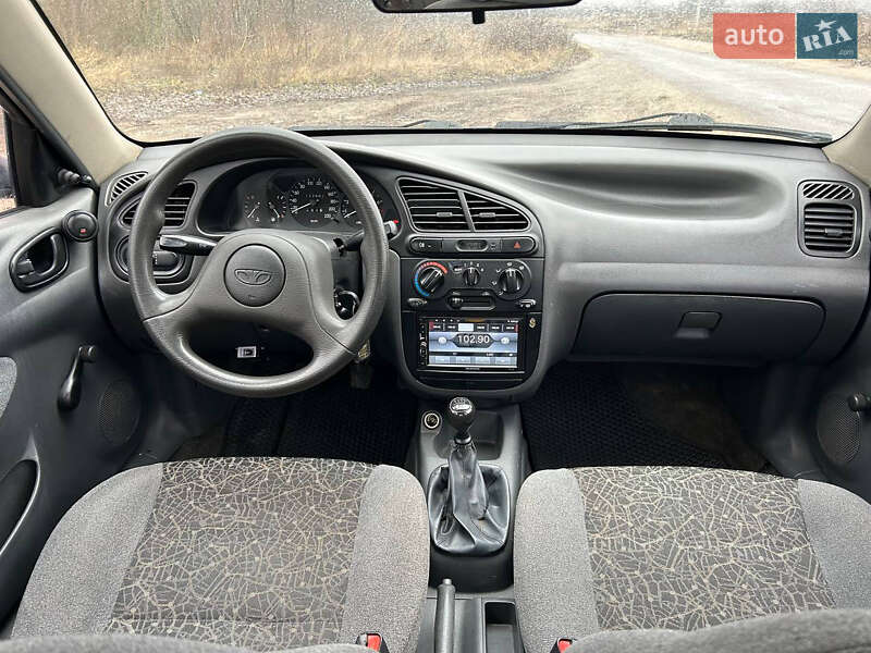 Седан Daewoo Lanos 2005 в Мене