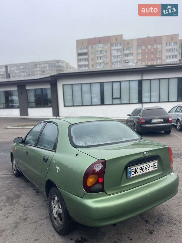 Седан Daewoo Lanos 2003 в Ровно
