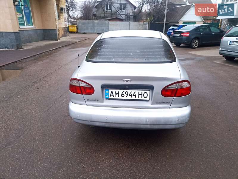 Седан Daewoo Lanos 2002 в Житомире