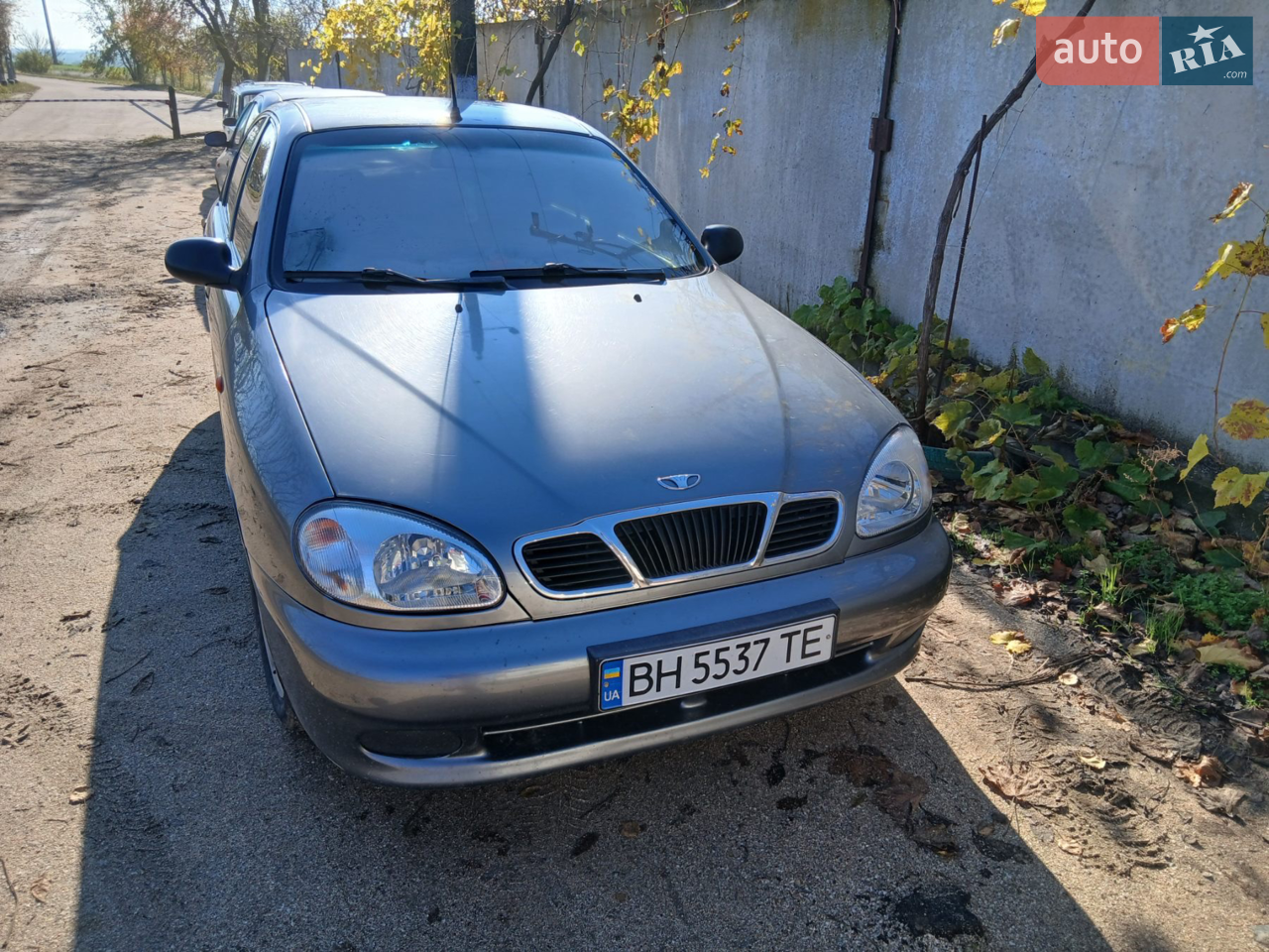 Продам свою део ланос 1,5 газ вписаний в техпаспорт обслуженый в хорошому стані з гарною зимовою
гумою на 15 титанах, водійське сидіння з бмв
по машині робилось:
комплект зчеплення валео
Нова клапана кришка з прокладками
Нова помпа миле+ремень грм контик
Нові свечі
Передні гальмівні диски
колодки гальмівні по колу
Сальник кпп
Саленблоки і опори передок+подш ступиці
З машиною відам комплект літа на 15 титанах, ще купа зросхідників до машини