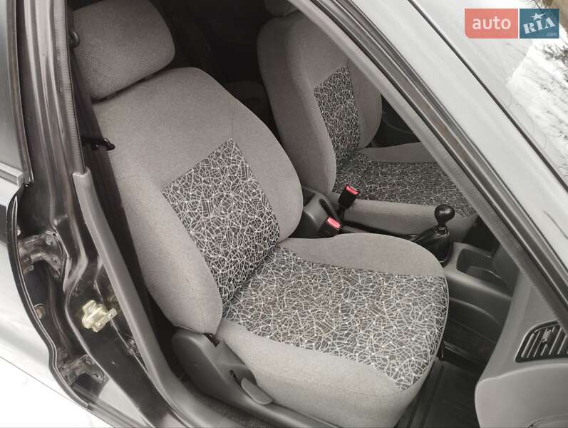 Седан Daewoo Lanos 2009 в Монастыриске