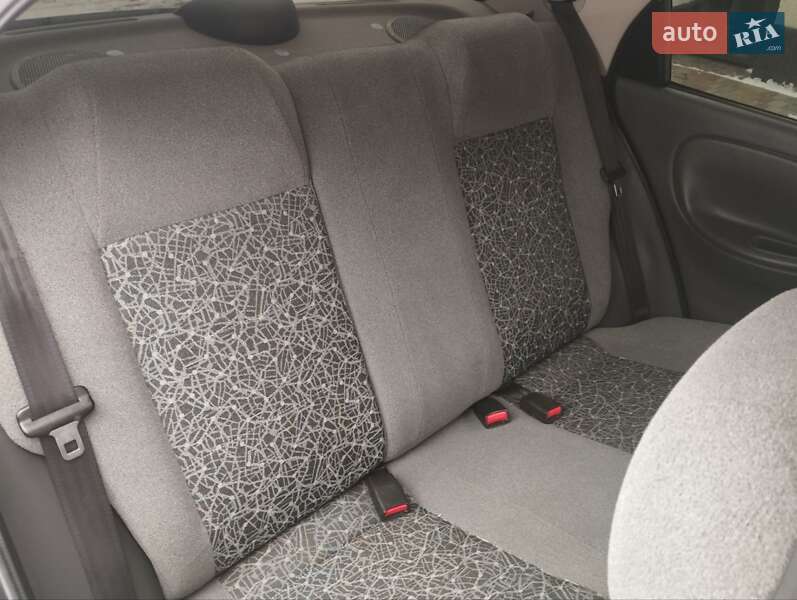 Седан Daewoo Lanos 2009 в Монастыриске