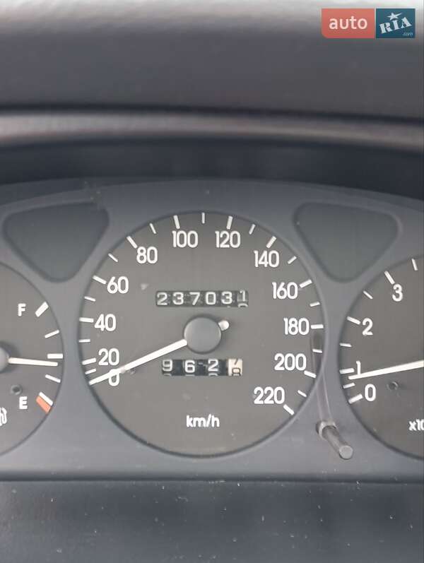 Седан Daewoo Lanos 2003 в Киеве