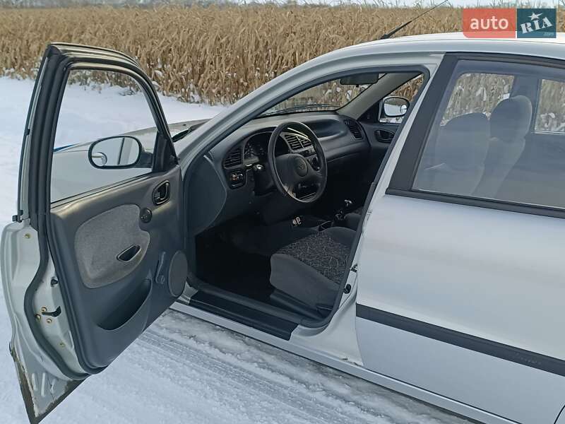 Седан Daewoo Lanos 2006 в Ромнах