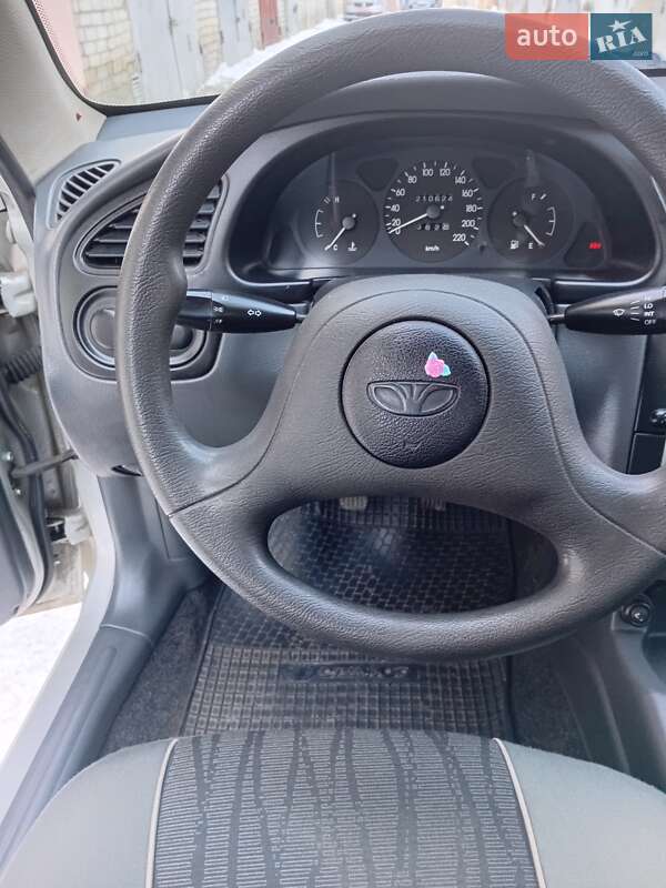 Седан Daewoo Lanos 2004 в Житомирі