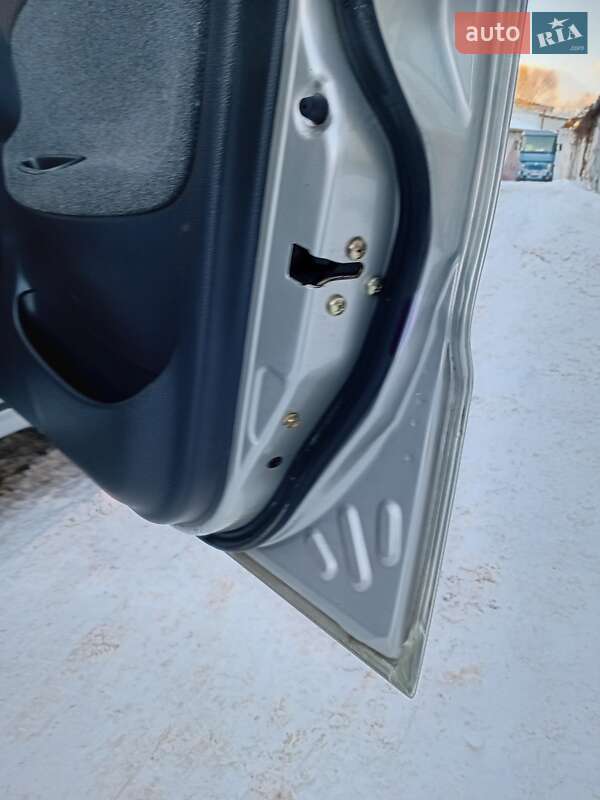 Седан Daewoo Lanos 2004 в Житомирі