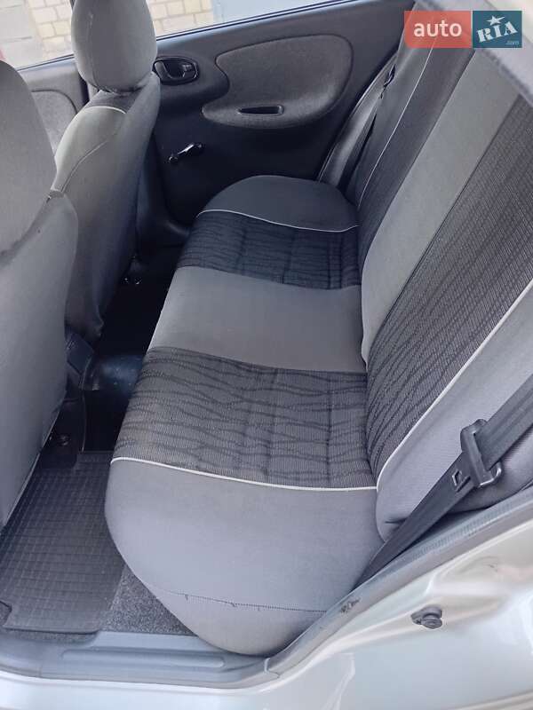 Седан Daewoo Lanos 2004 в Житомирі