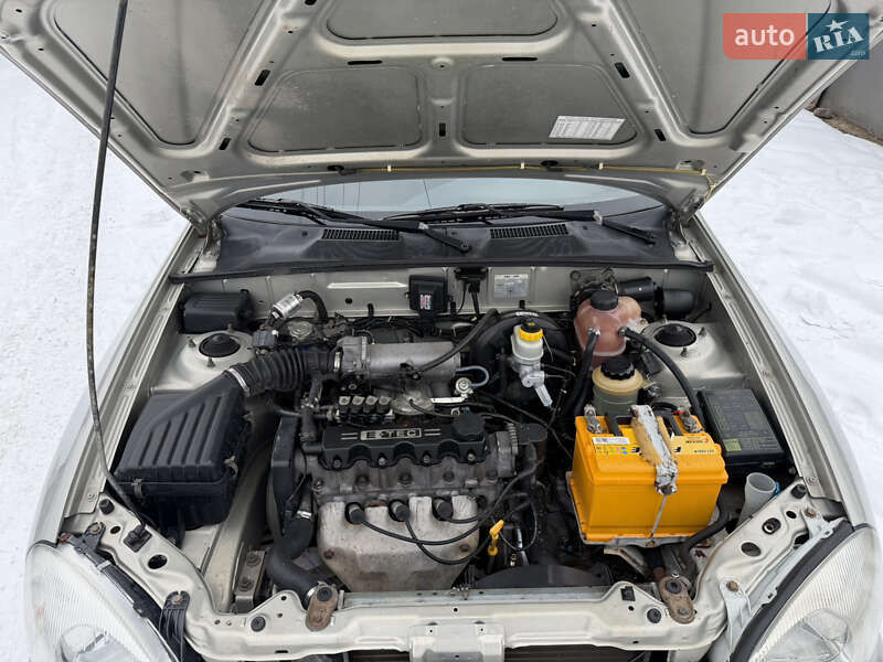 Седан Daewoo Lanos 2009 в Умани